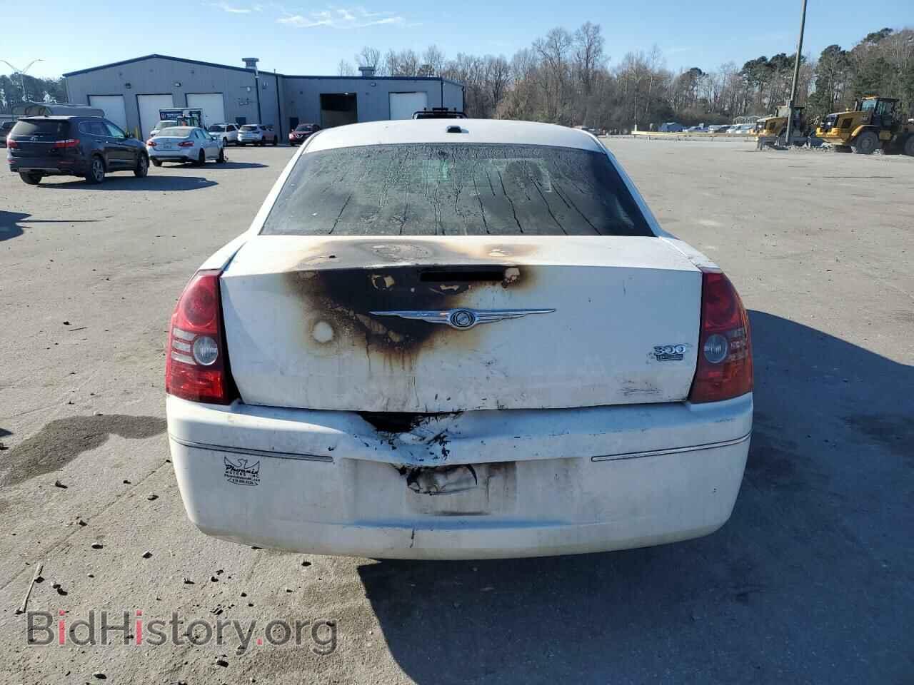 2009 CHRYSLER 300 - VIN: 2C3KA53VX9H528197 - Фото 6
