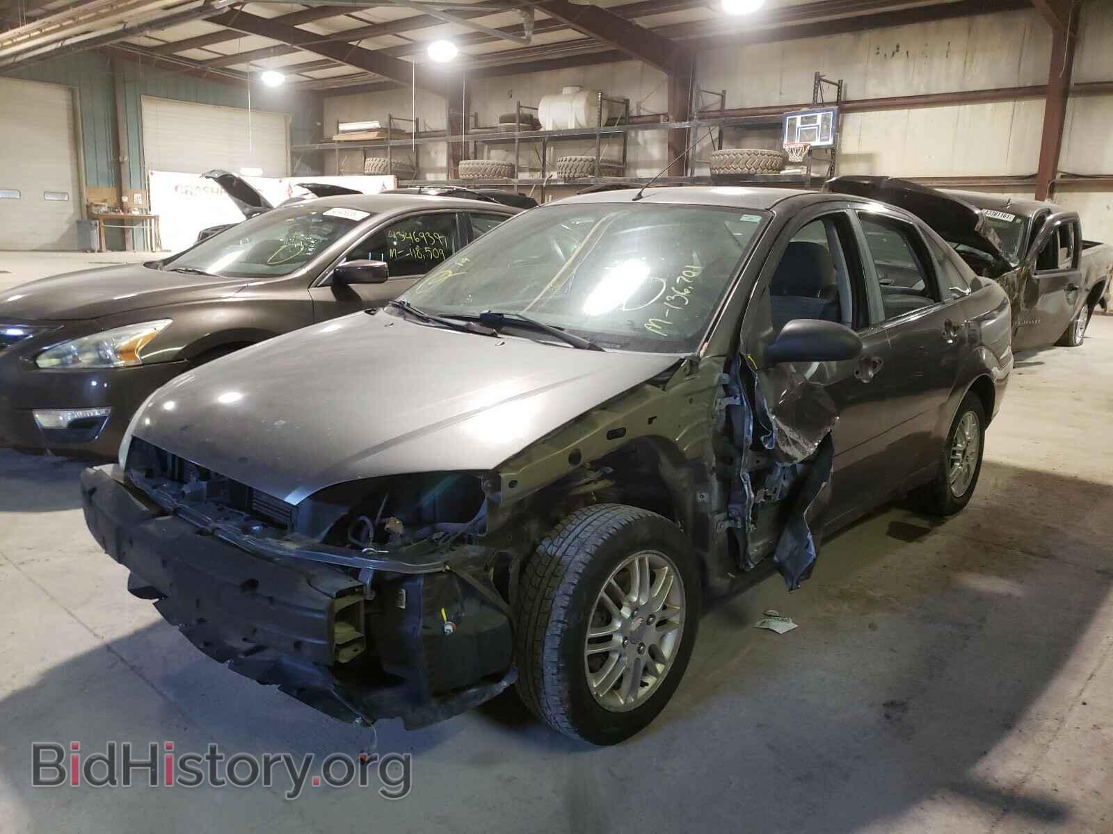 2007 FORD FOCUS - VIN: 1FAHP34N87W233532 - Фото 2
