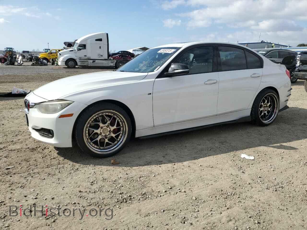 Фотография WBA3C1C59CF432425 - BMW 3 SERIES 2012