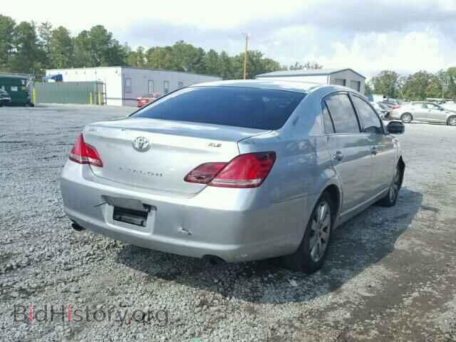 2005 TOYOTA AVALON - VIN: 4T1BK36B75U028807 - Фото 4