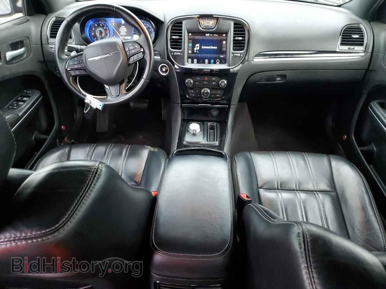 2017 CHRYSLER 300 - VIN: 2C3CCAGG0HH558102 - Фото 8