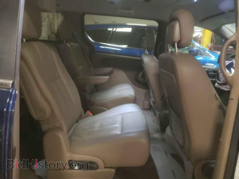2016 Chrysler MINIVAN (VIN 2C4RC1BG7GR186702) — photo 6 of 10