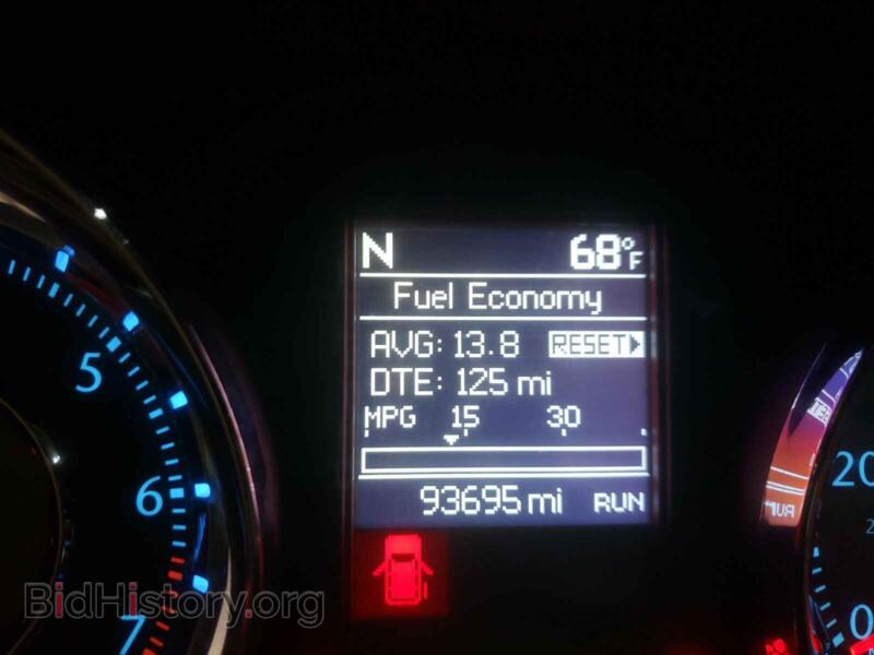 2016 Chrysler MINIVAN (VIN 2C4RC1BG7GR186702) — photo 8 of 10