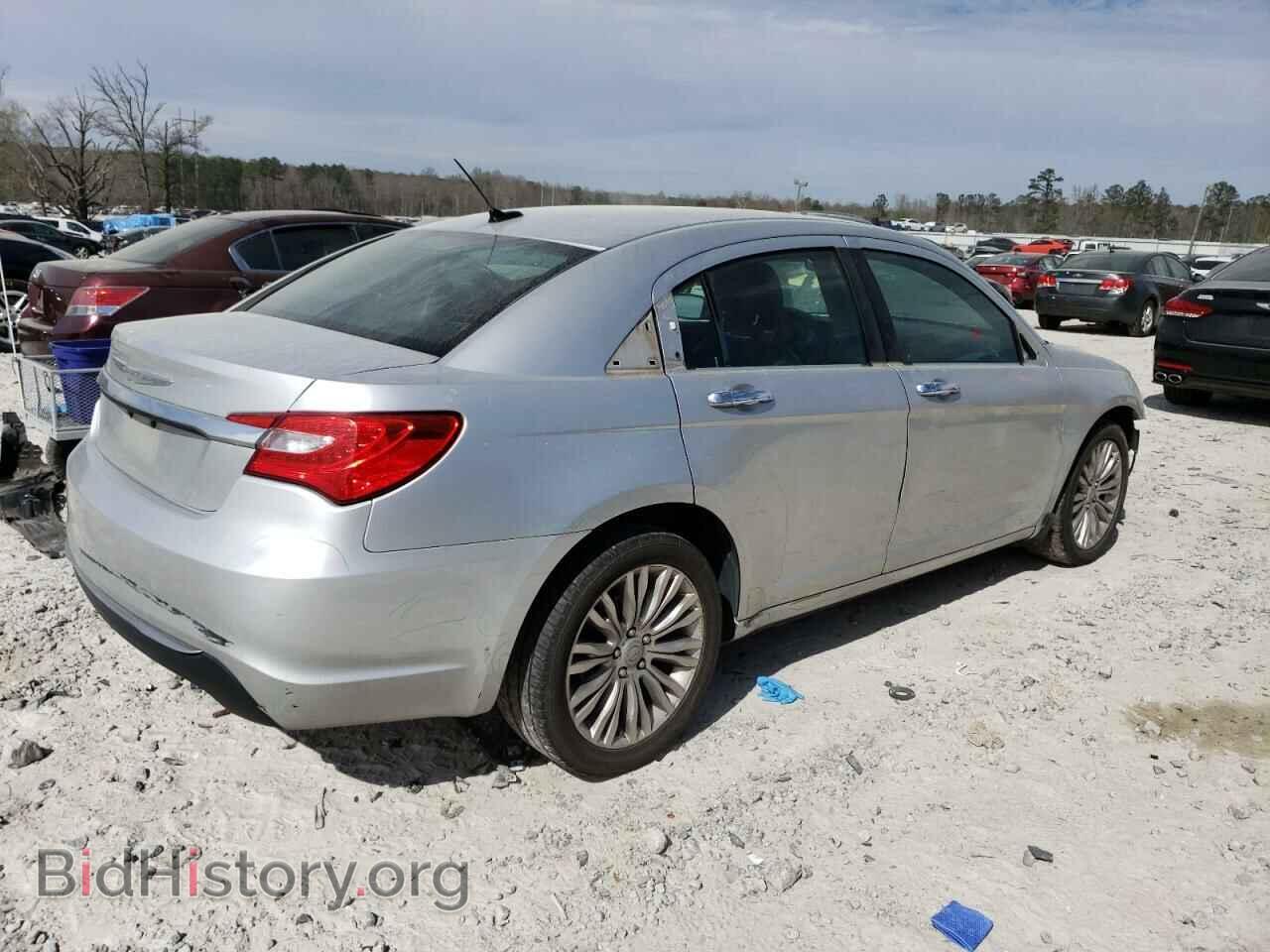 2011 CHRYSLER 200 - VIN: 1C3BC2FG6BN575584 - Фото 3