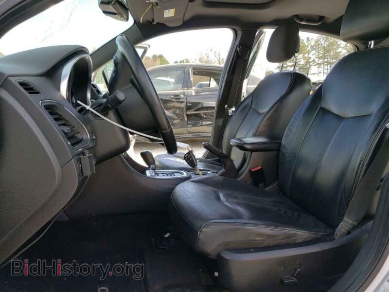 2011 Chrysler 200 (VIN 1C3BC2FG6BN575584) — фото 7 из 12