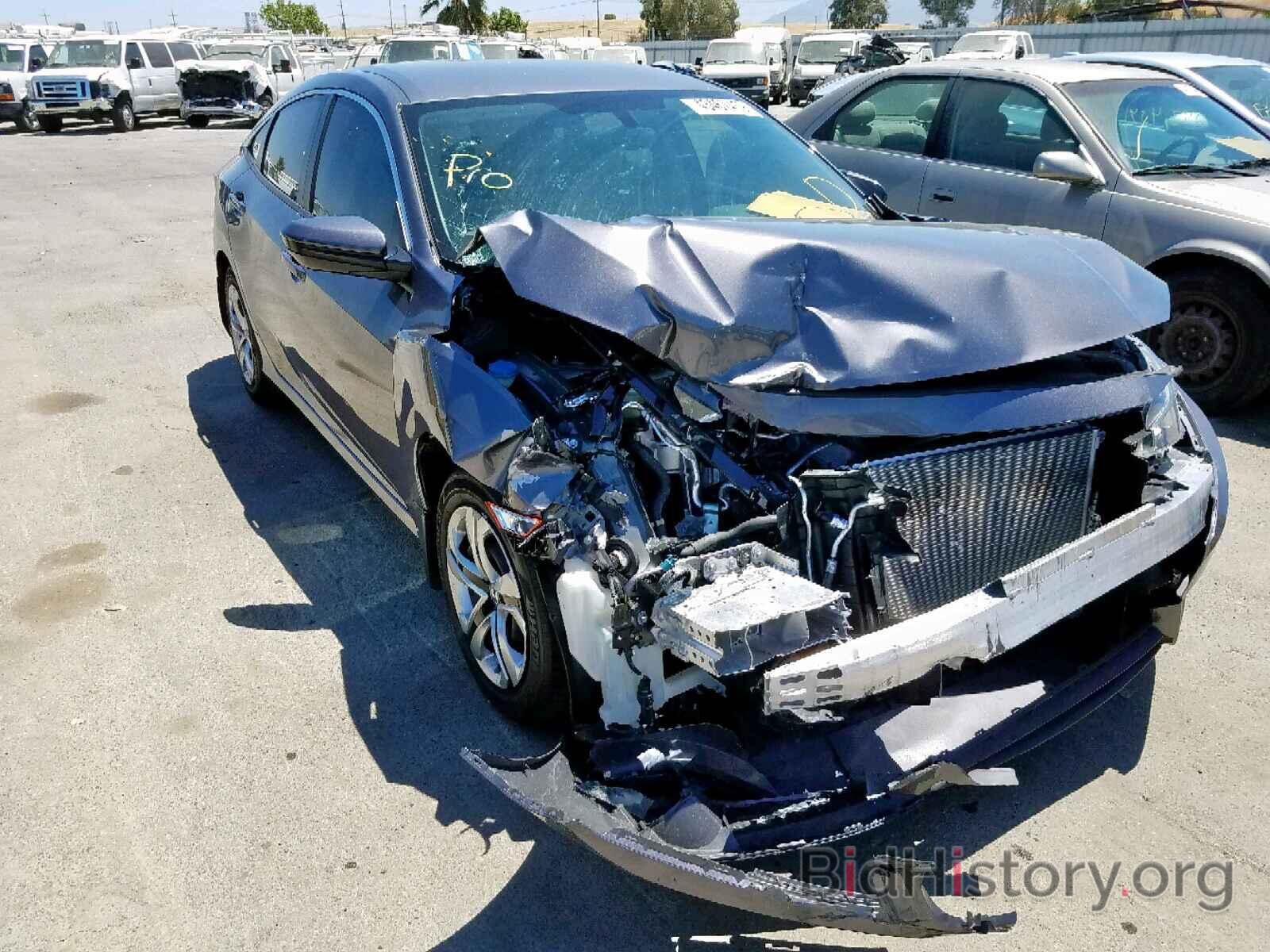 Photo 19XFC2F52JE202444 - HONDA CIVIC LX 2018