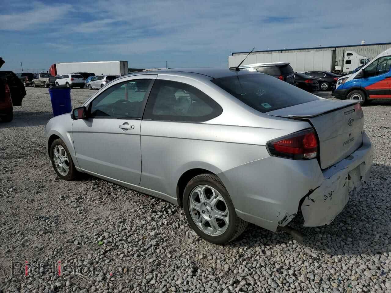 2009 FORD FOCUS - VIN: 1FAHP32N89W194754 - Фото 2
