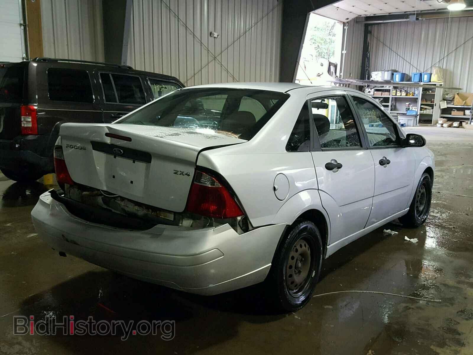 2005 FORD FOCUS - VIN: 1FAFP34N05W173993 - Фото 4