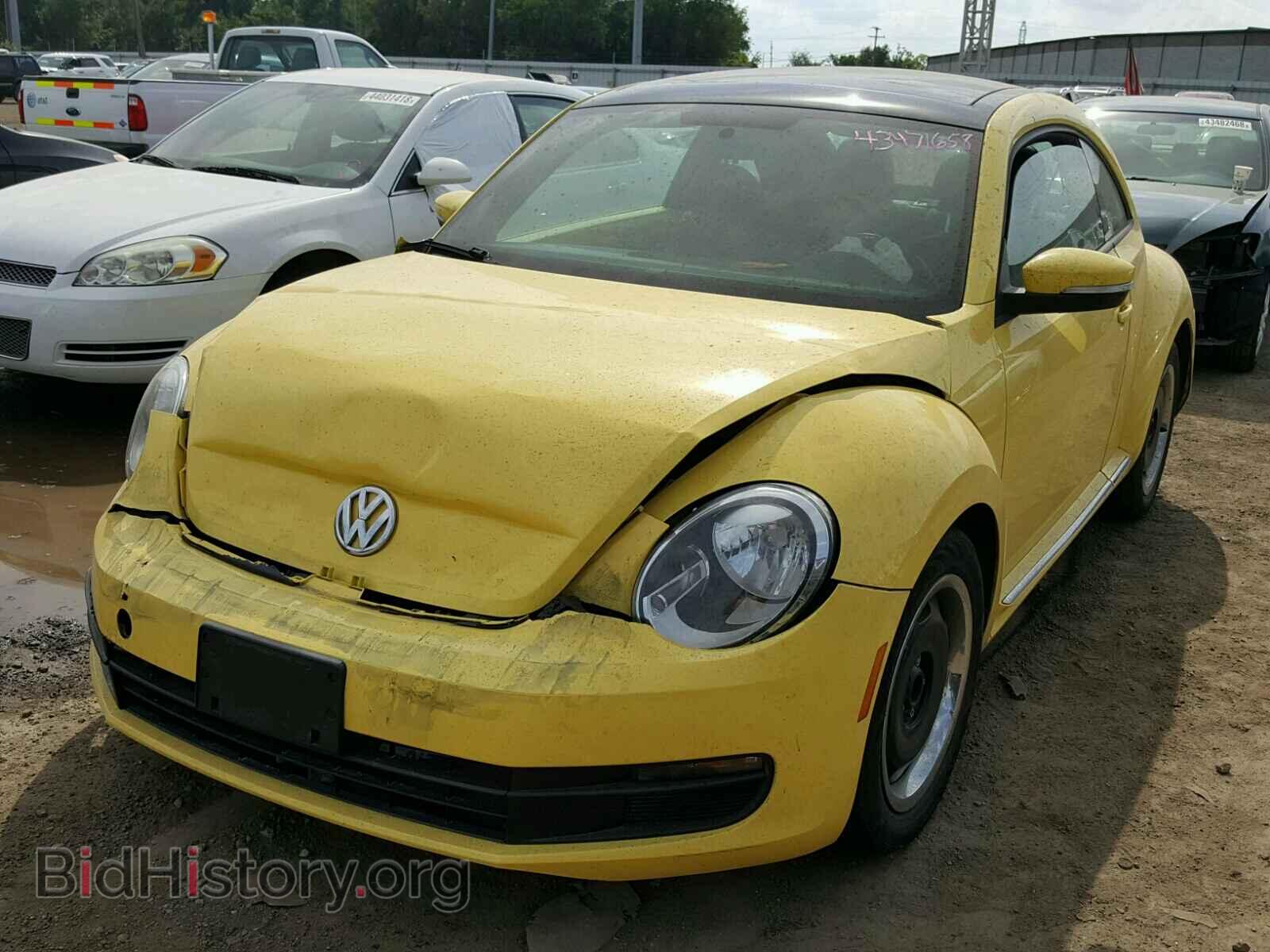 2012 VOLKSWAGEN BEETLE - VIN: 3VWJP7AT7CM637502 - Фото 2