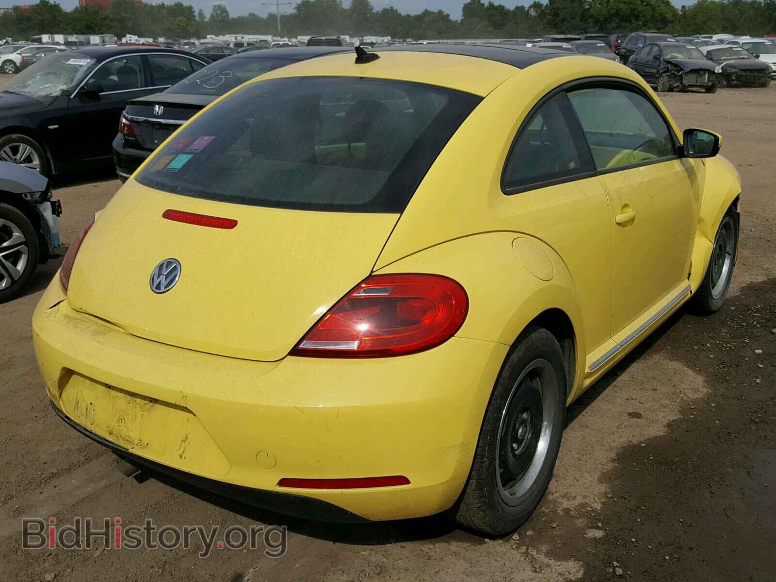 2012 VOLKSWAGEN BEETLE - VIN: 3VWJP7AT7CM637502 - Фото 4