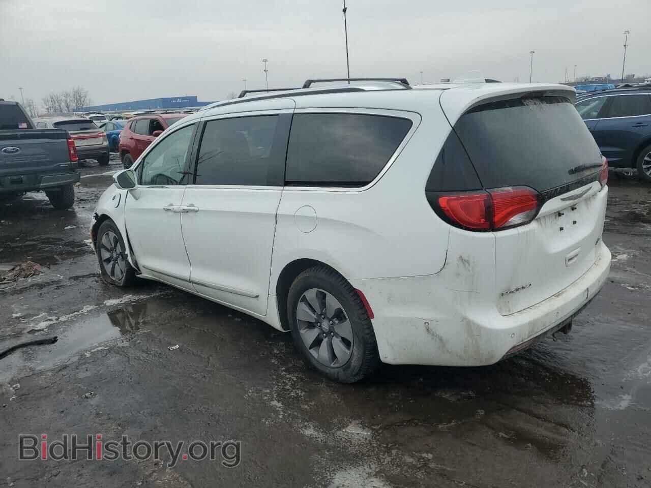 2018 CHRYSLER PACIFICA - VIN: 2C4RC1N74JR152476 - Фото 2