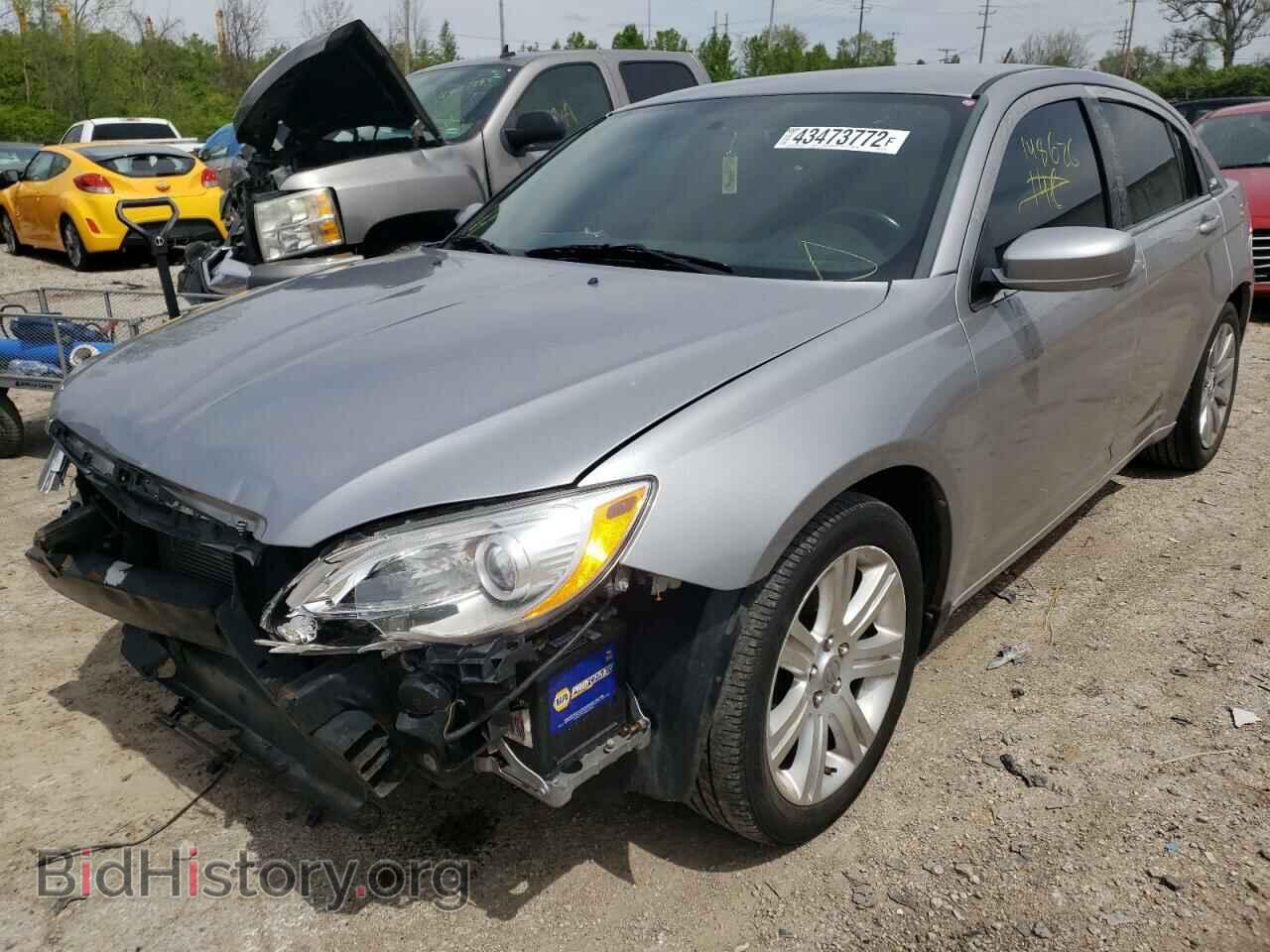2013 CHRYSLER 200 - VIN: 1C3CCBBG4DN569134 - Фото 2