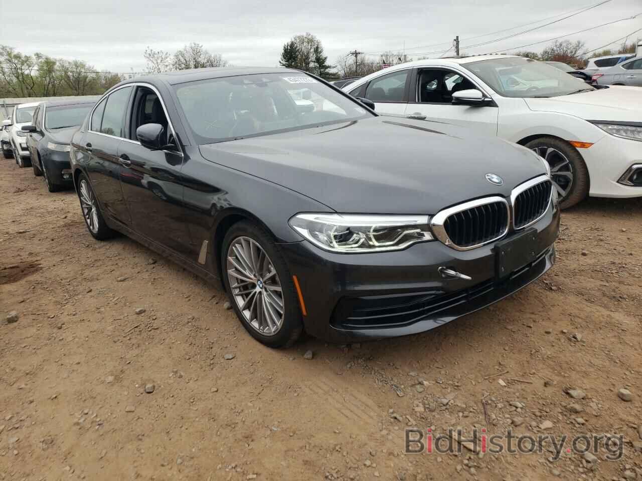 Фотография WBAJE7C5XKWW44818 - BMW 5 SERIES 2019