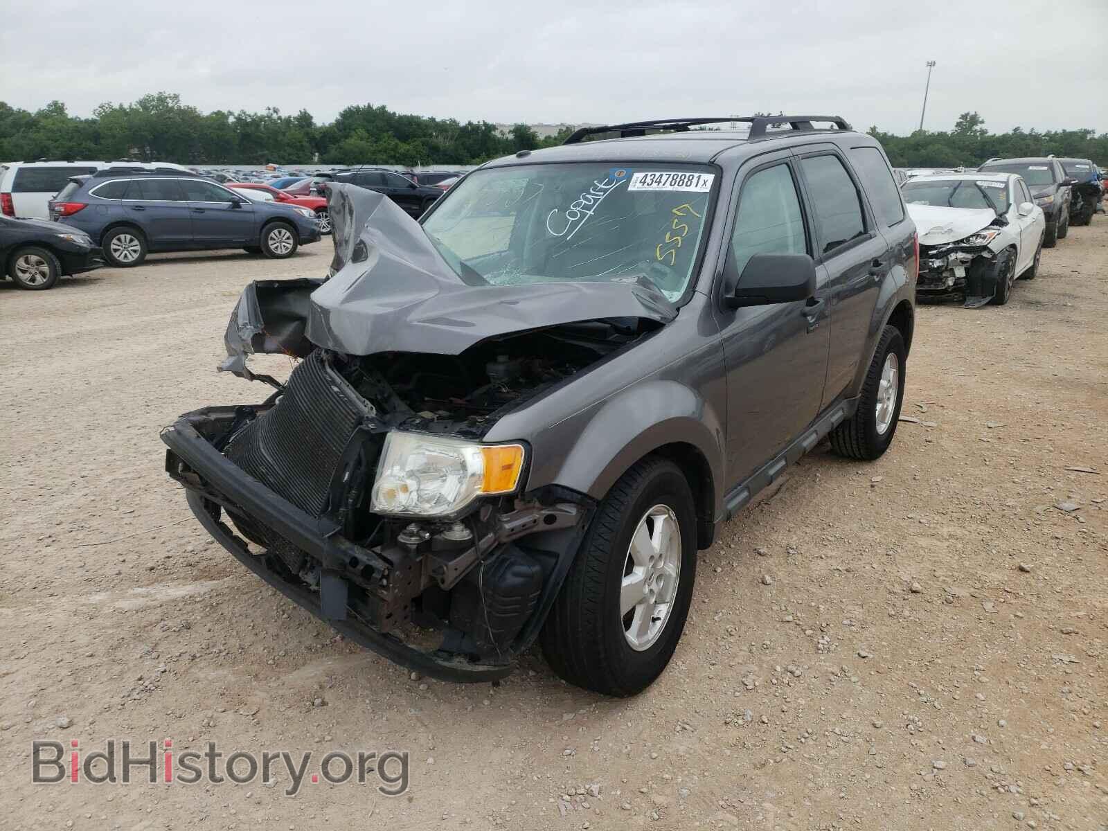 2011 FORD ESCAPE - VIN: 1FMCU0D75BKB88557 - Photo 2