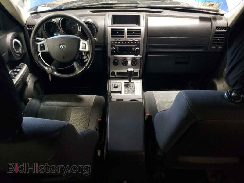 2007 Dodge NITRO (VIN 1D8GU58617W702412) — photo 8 of 12