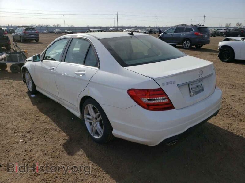 2013 Mercedes-Benz C-CLASS (VIN WDDGF8ABXDR253202) — фото 3 из 10