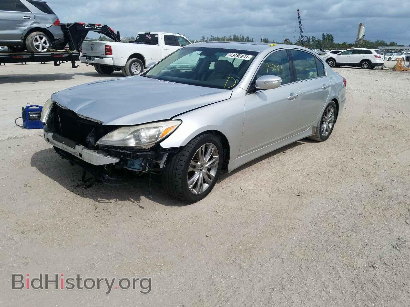 2012 HYUNDAI GENESIS - VIN: KMHGC4DD0CU205563 - Фото 2