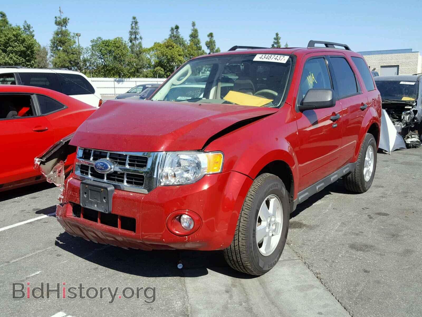 2011 FORD ESCAPE - VIN: 1FMCU0D75BKC41824 - Фото 2