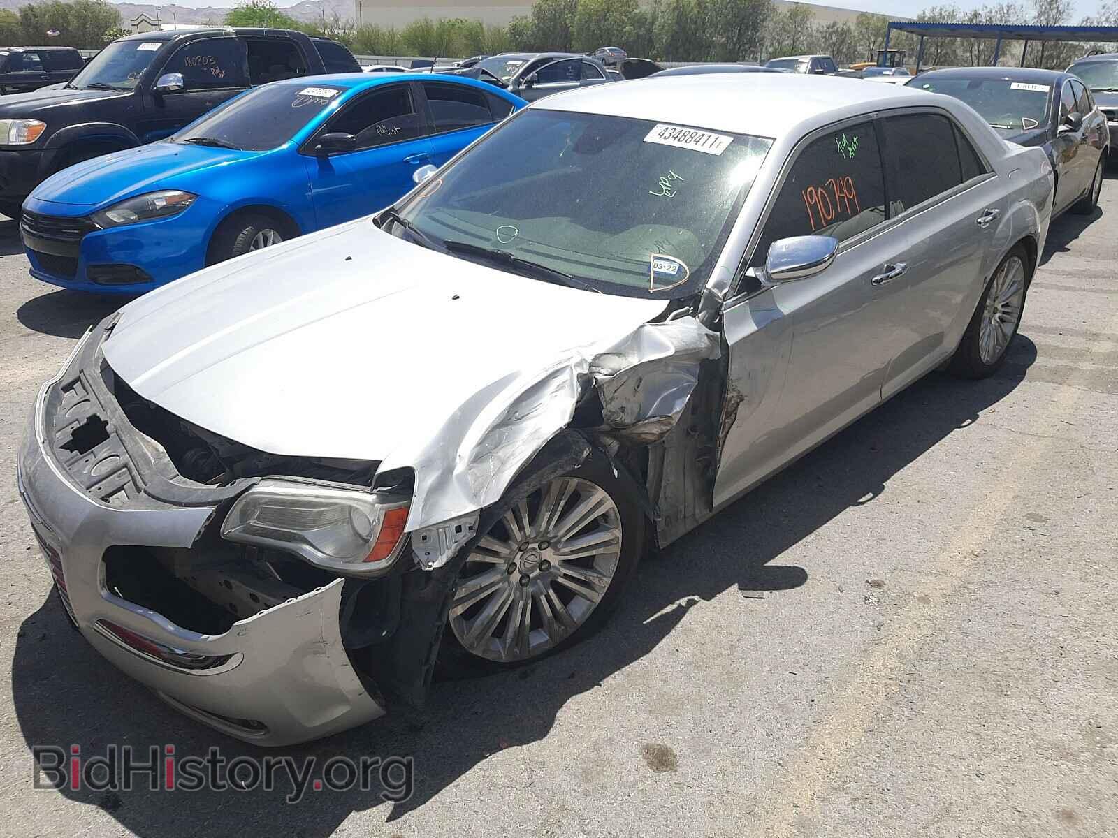 2012 CHRYSLER 300 - VIN: 2C3CCACG5CH205739 - Фото 2
