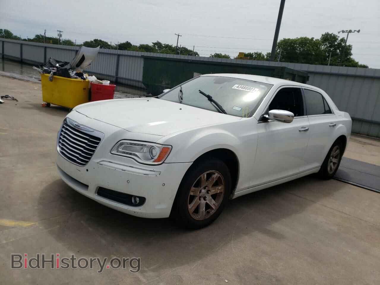 2011 CHRYSLER 300 - VIN: 2C3CA5CG2BH585618 - Фото 2