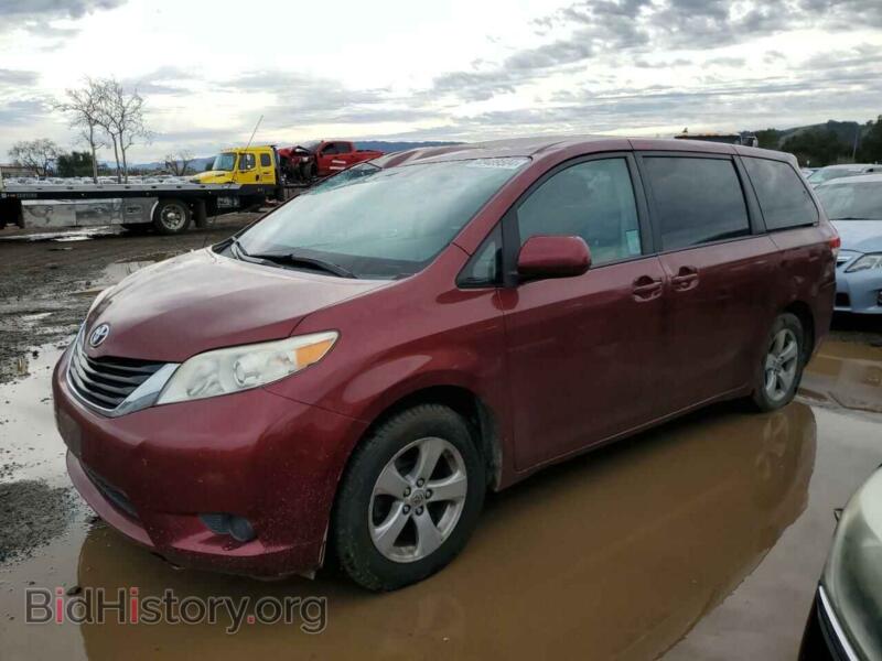 2012 Toyota SIENNA Base (VIN 5TDKA3DC2CS014981) — фото 1 из 12, Copart, повреждение: крыша