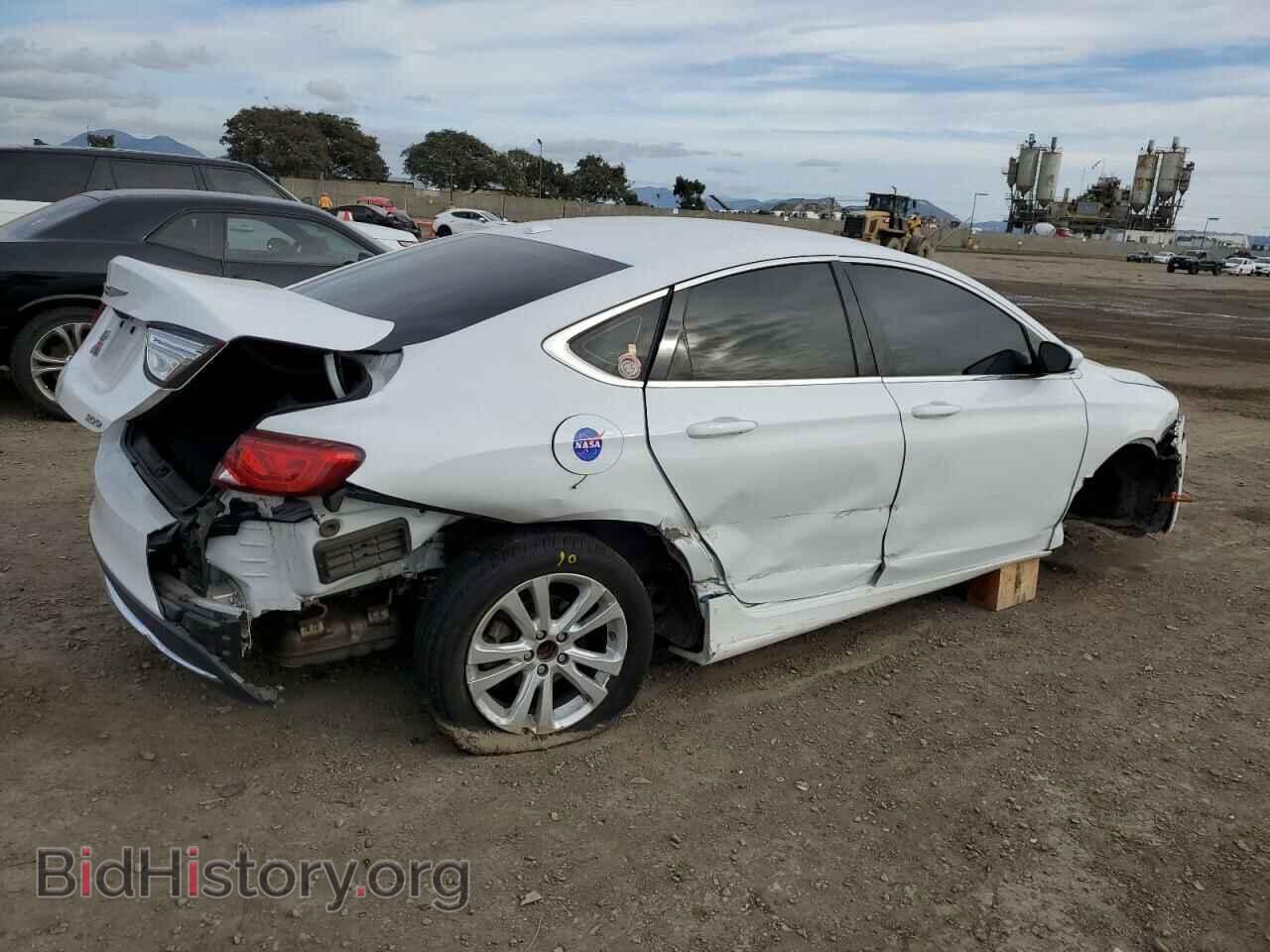 2015 CHRYSLER 200 - VIN: 1C3CCCAB5FN705009 - Фото 3