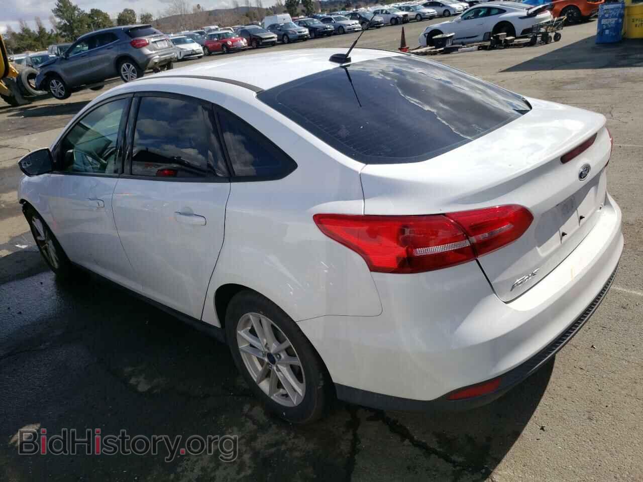 2017 FORD FOCUS - VIN: 1FADP3F29HL247668 - Фото 2
