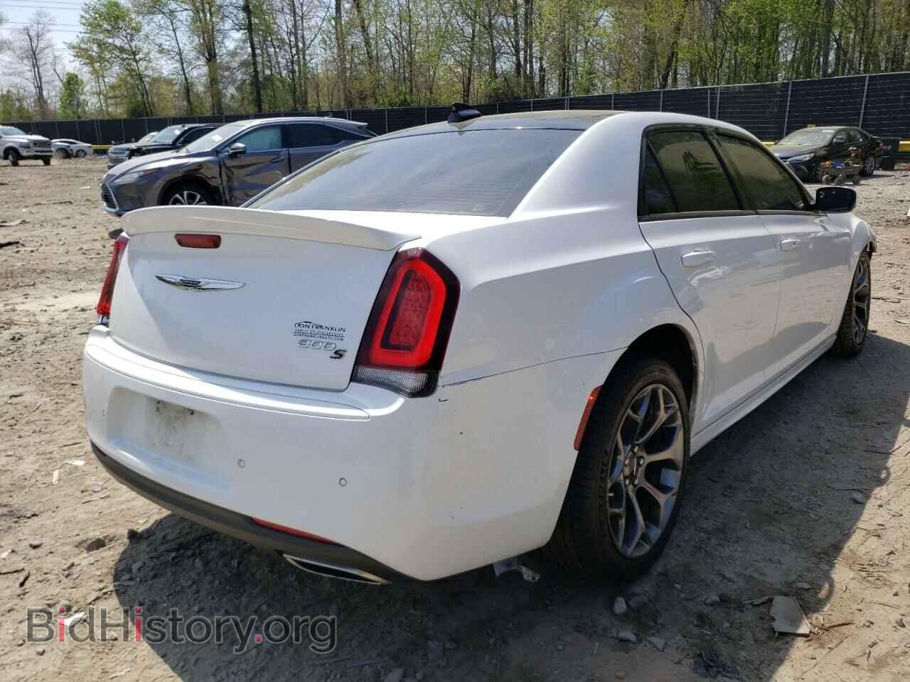 2016 CHRYSLER 300 - VIN: 2C3CCABT3GH130298 - Фото 4