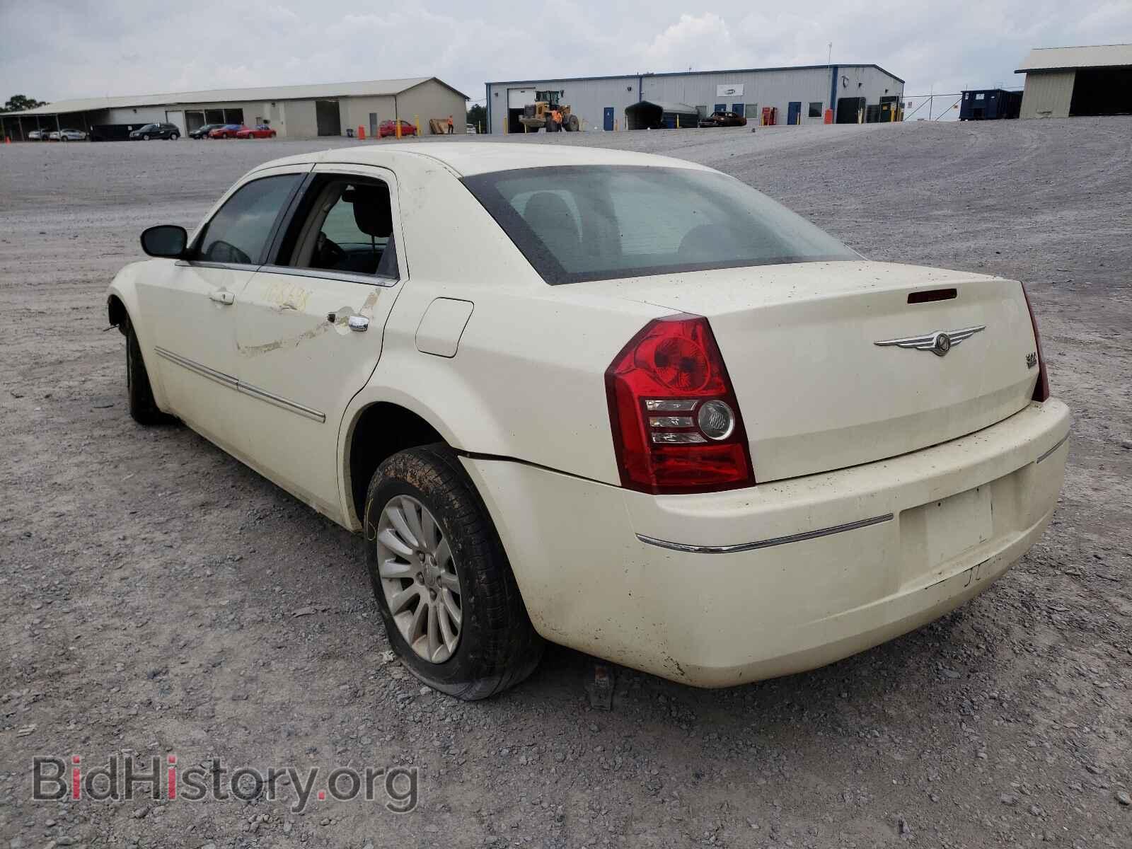 2010 CHRYSLER 300 - VIN: 2C3CA4CD0AH330593 - Фото 3