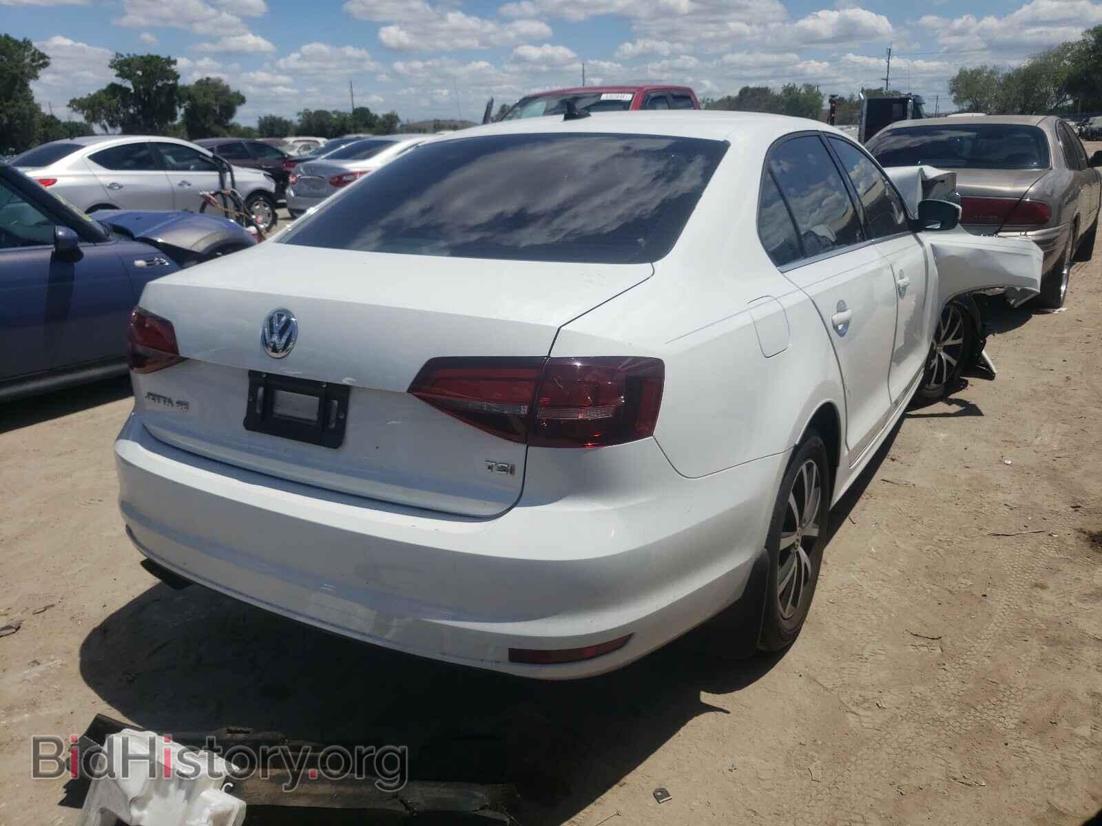 2017 VOLKSWAGEN JETTA - VIN: 3VWDB7AJ2HM210102 - Фото 4