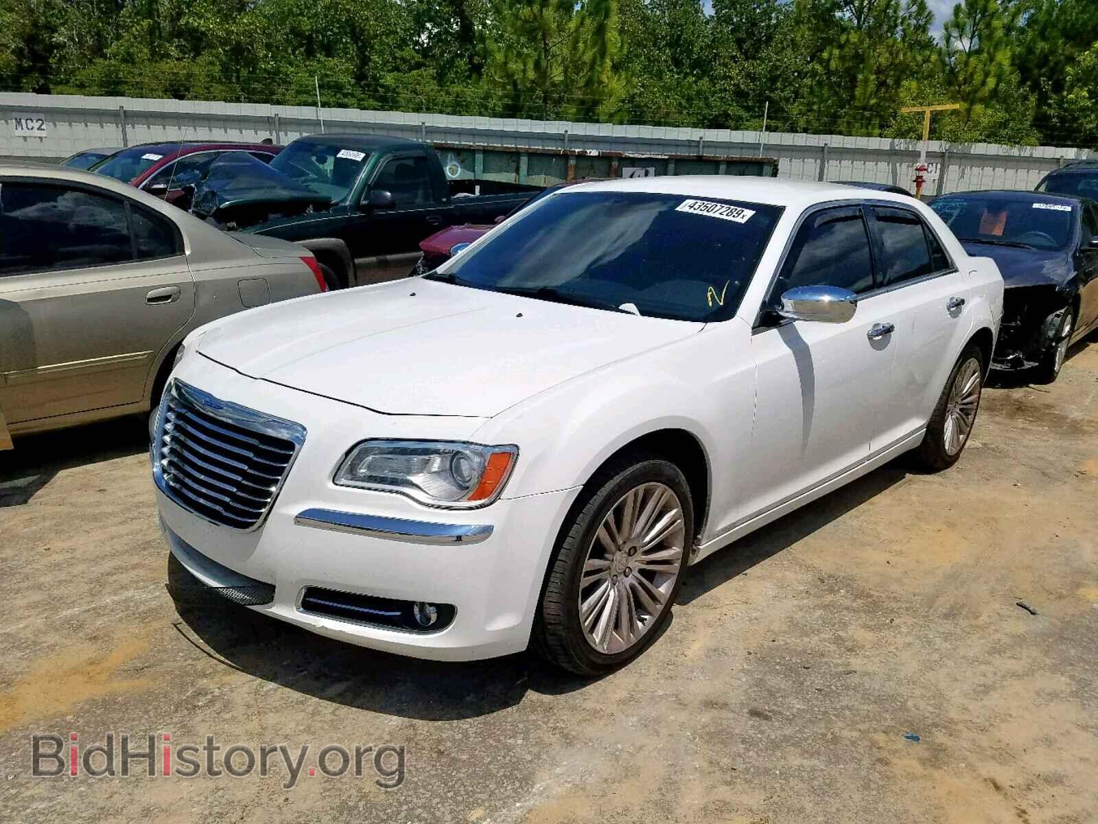 2011 CHRYSLER 300 - VIN: 2C3CA6CT2BH581314 - Фото 2