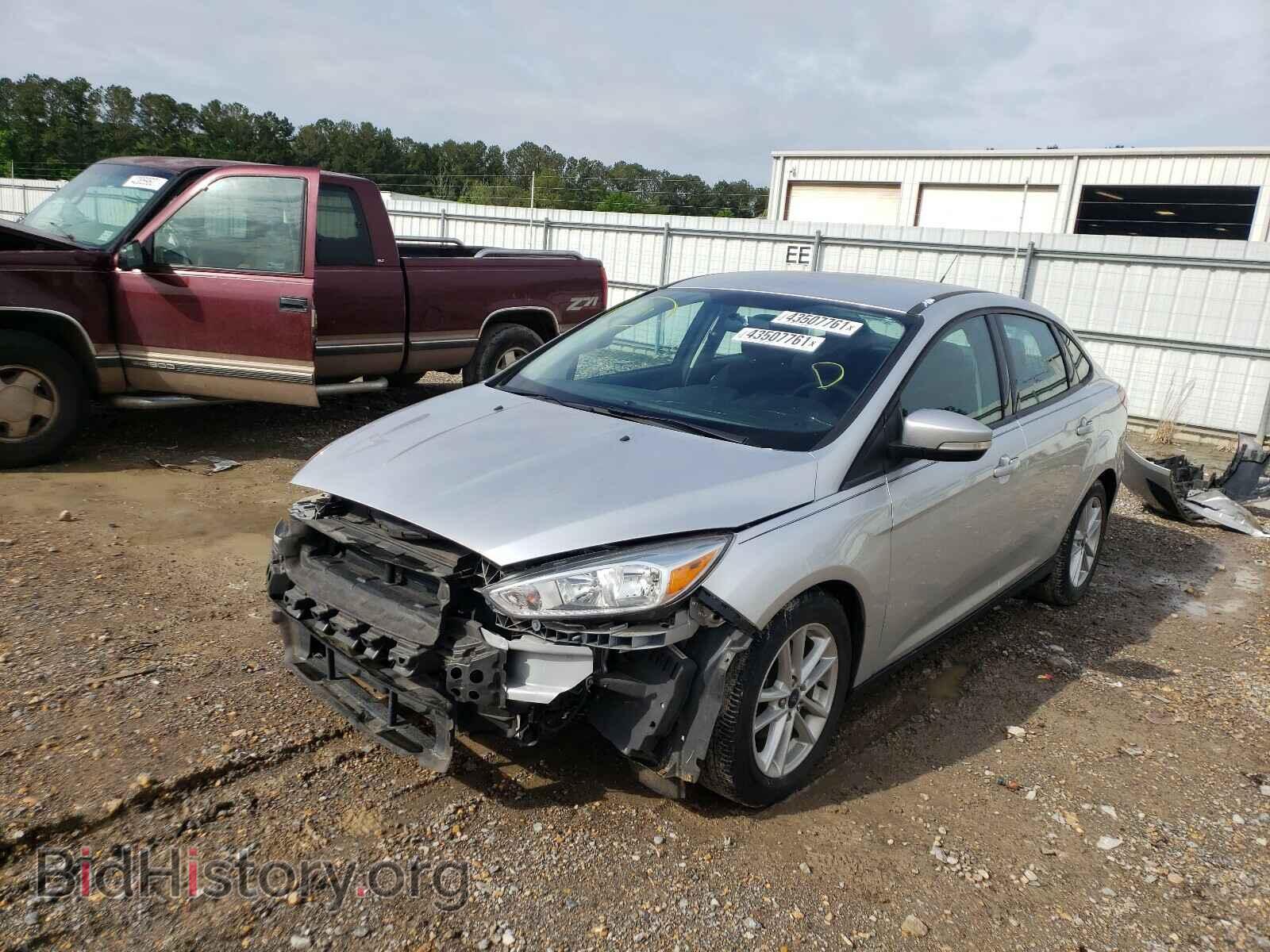 2017 FORD FOCUS - VIN: 1FADP3F2XHL286270 - Фото 2