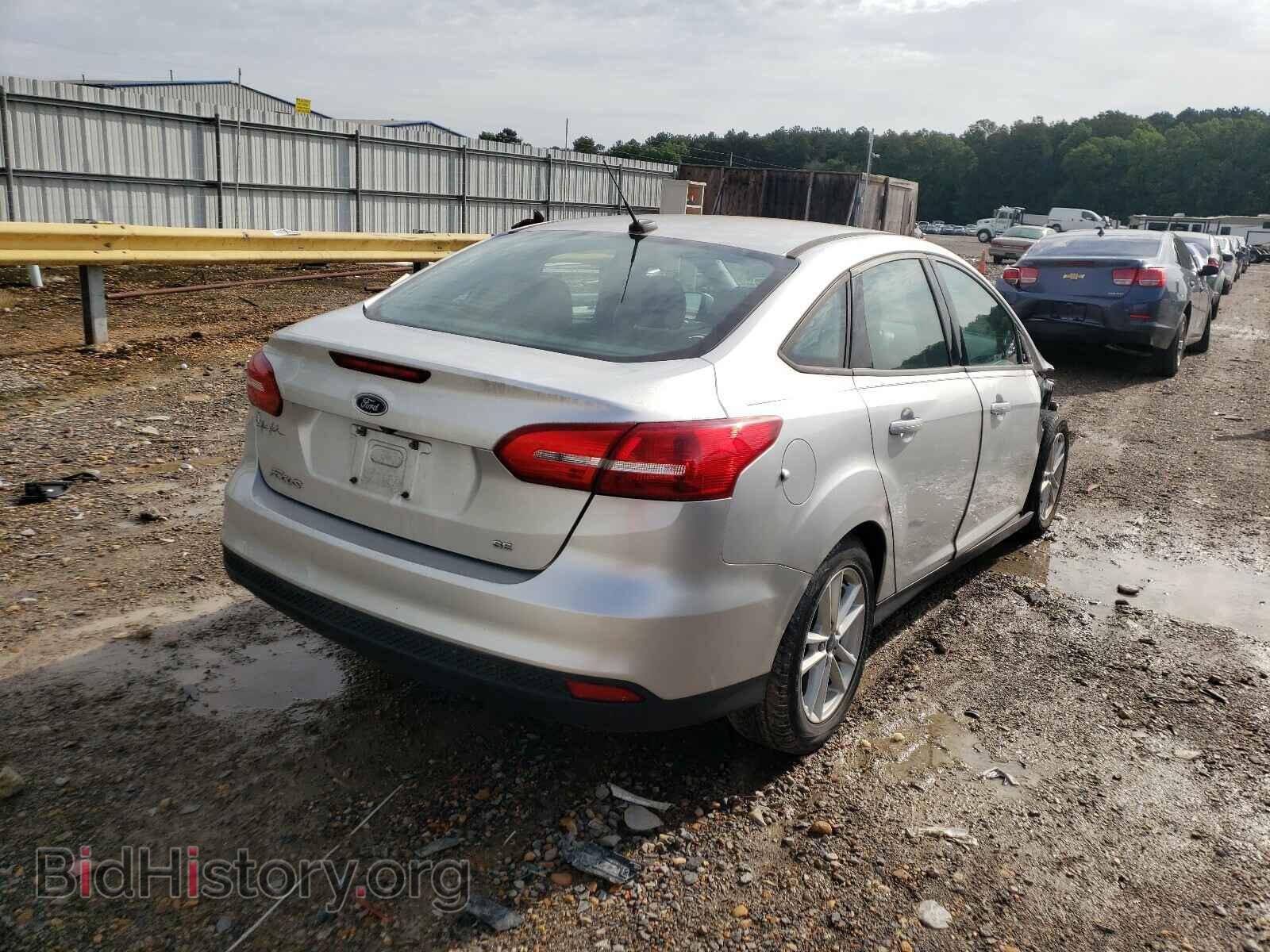 2017 FORD FOCUS - VIN: 1FADP3F2XHL286270 - Фото 4