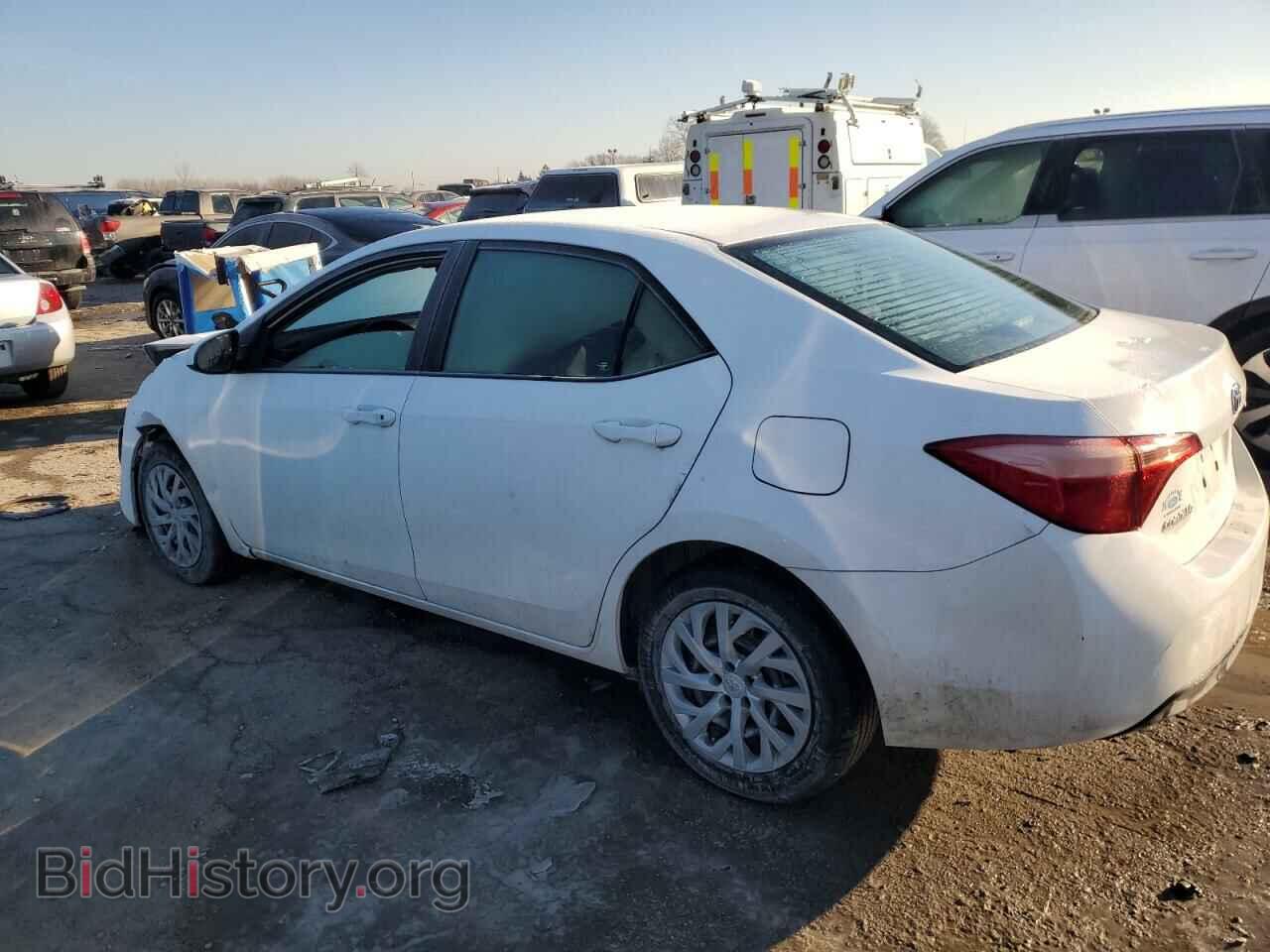 2017 TOYOTA COROLLA - VIN: 2T1BURHE2HC824679 - Фото 2
