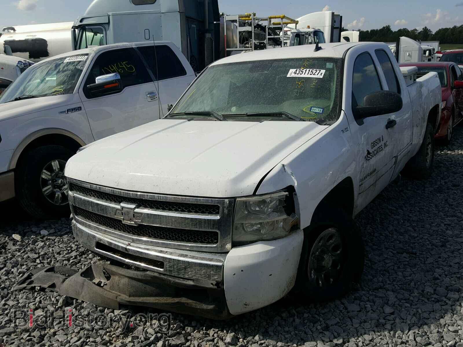 2011 CHEVROLET SILVERADO - VIN: 1GCRCREA5BZ250143 - Фото 2