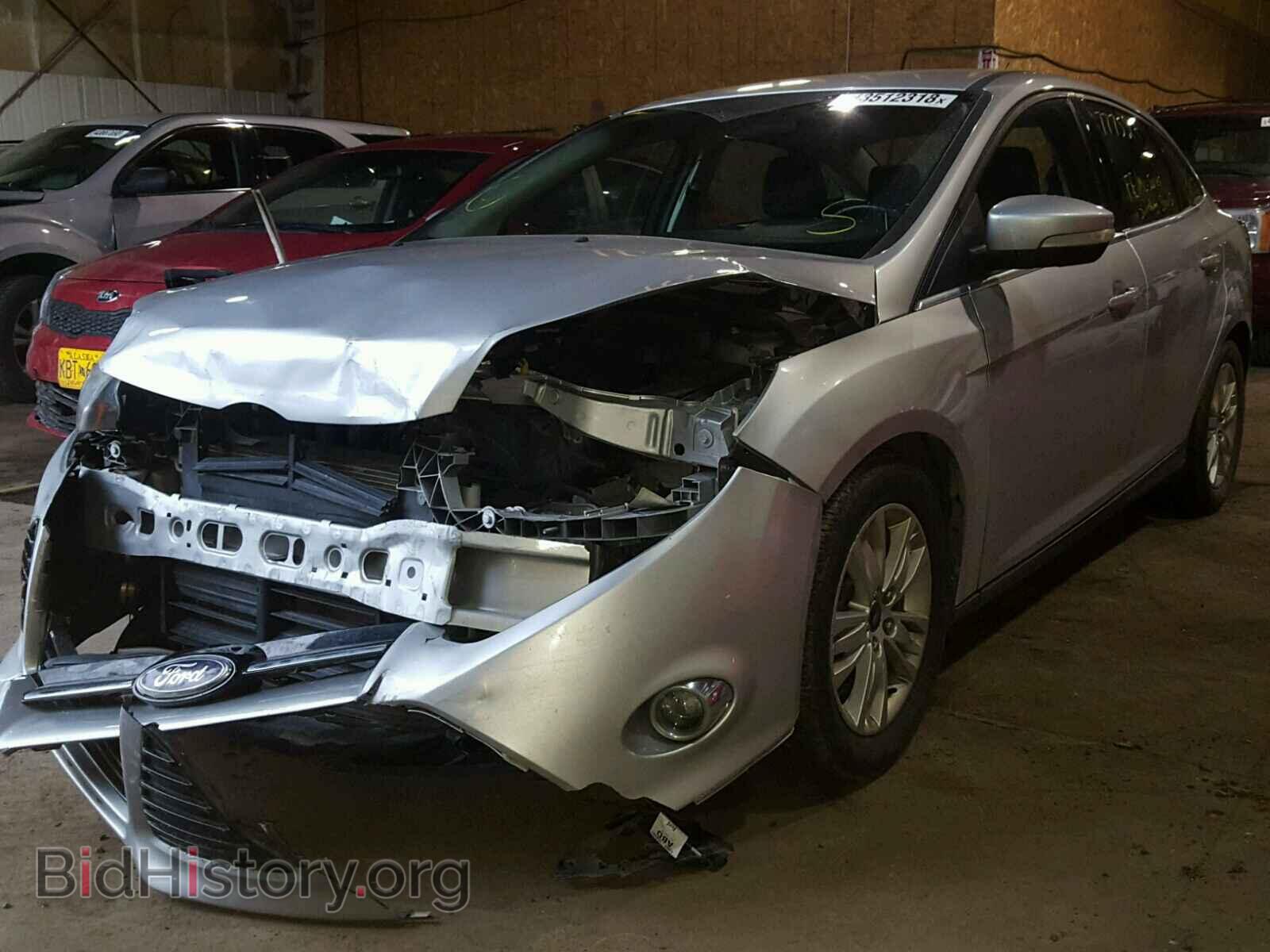 2012 Ford FOCUS (VIN 1FAHP3H24CL376120) — фото 2 из 10