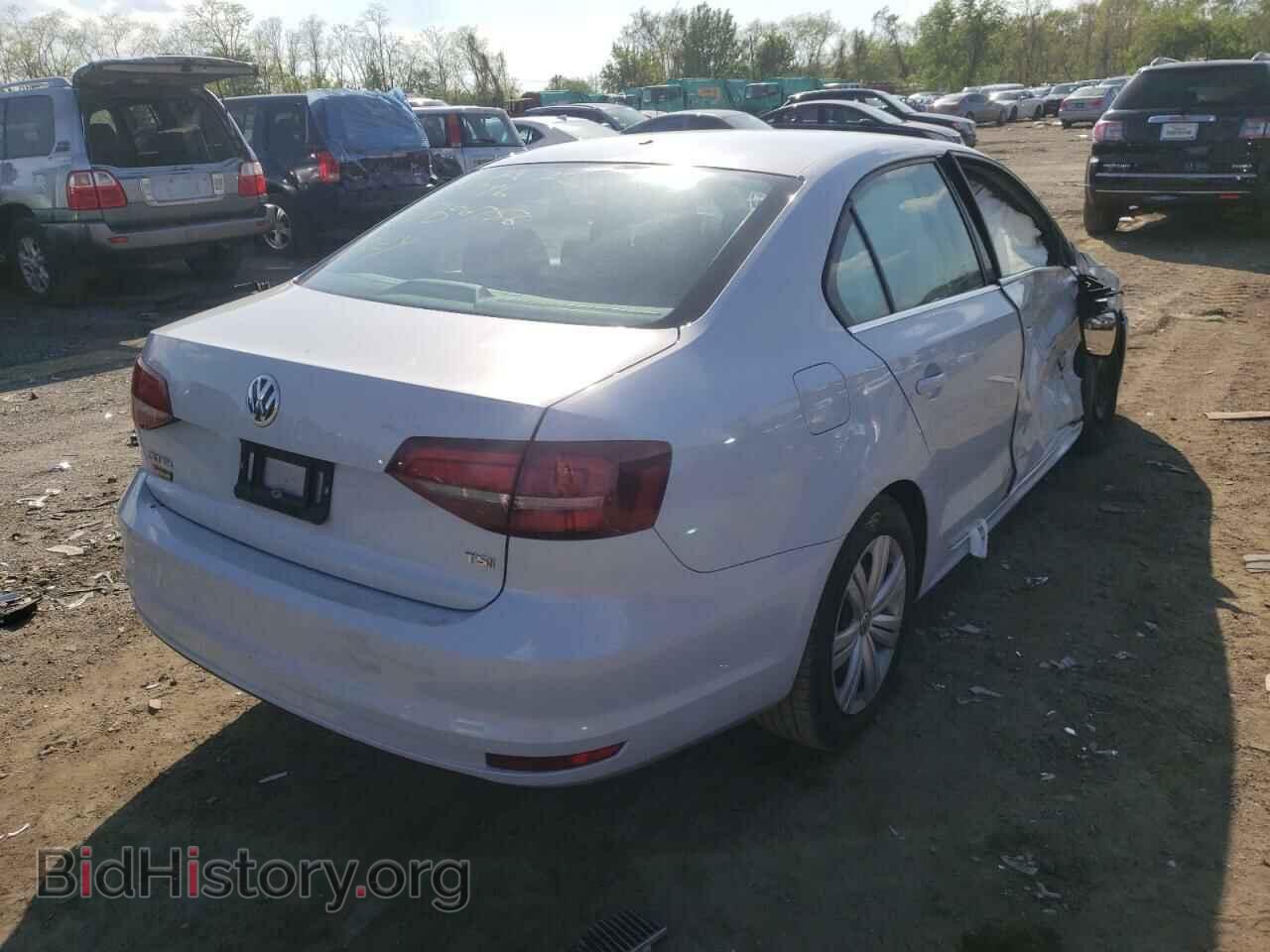 2017 VOLKSWAGEN JETTA - VIN: 3VW2B7AJ2HM402420 - Фото 4