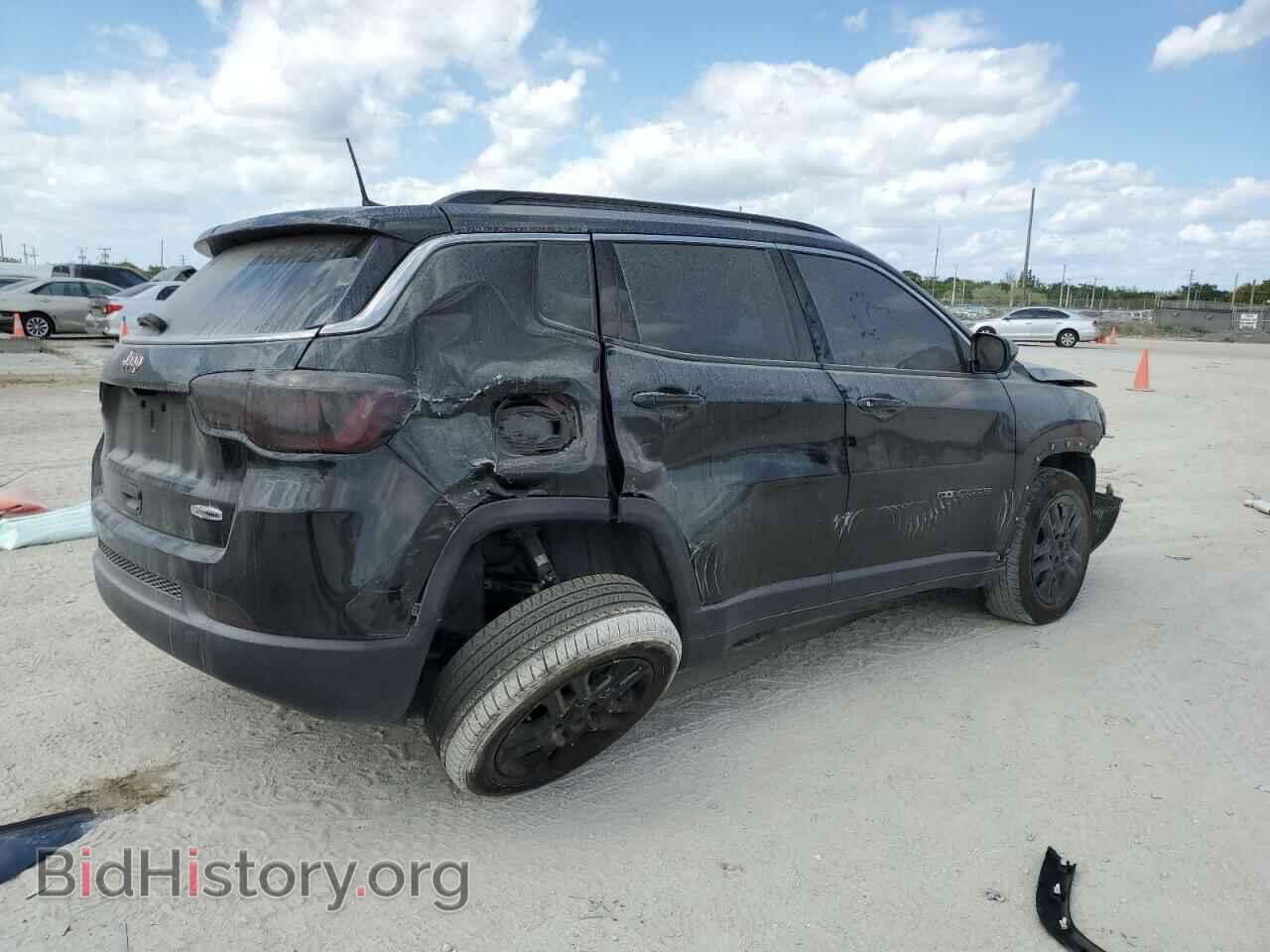 2019 JEEP COMPASS - VIN: 3C4NJCBB4KT692823 - Фото 3