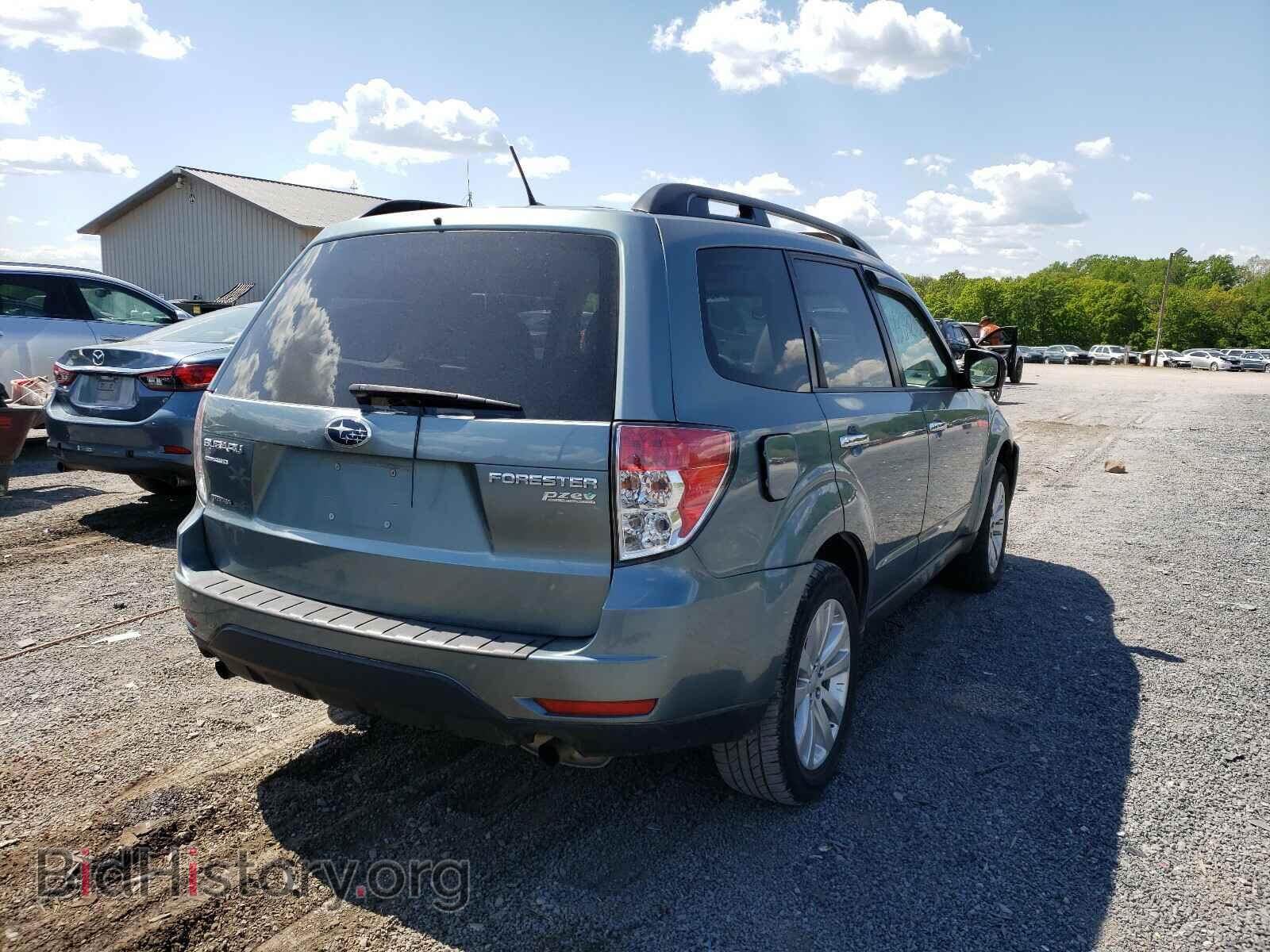 2011 SUBARU FORESTER - VIN: JF2SHAECXBH712645 - Фото 4