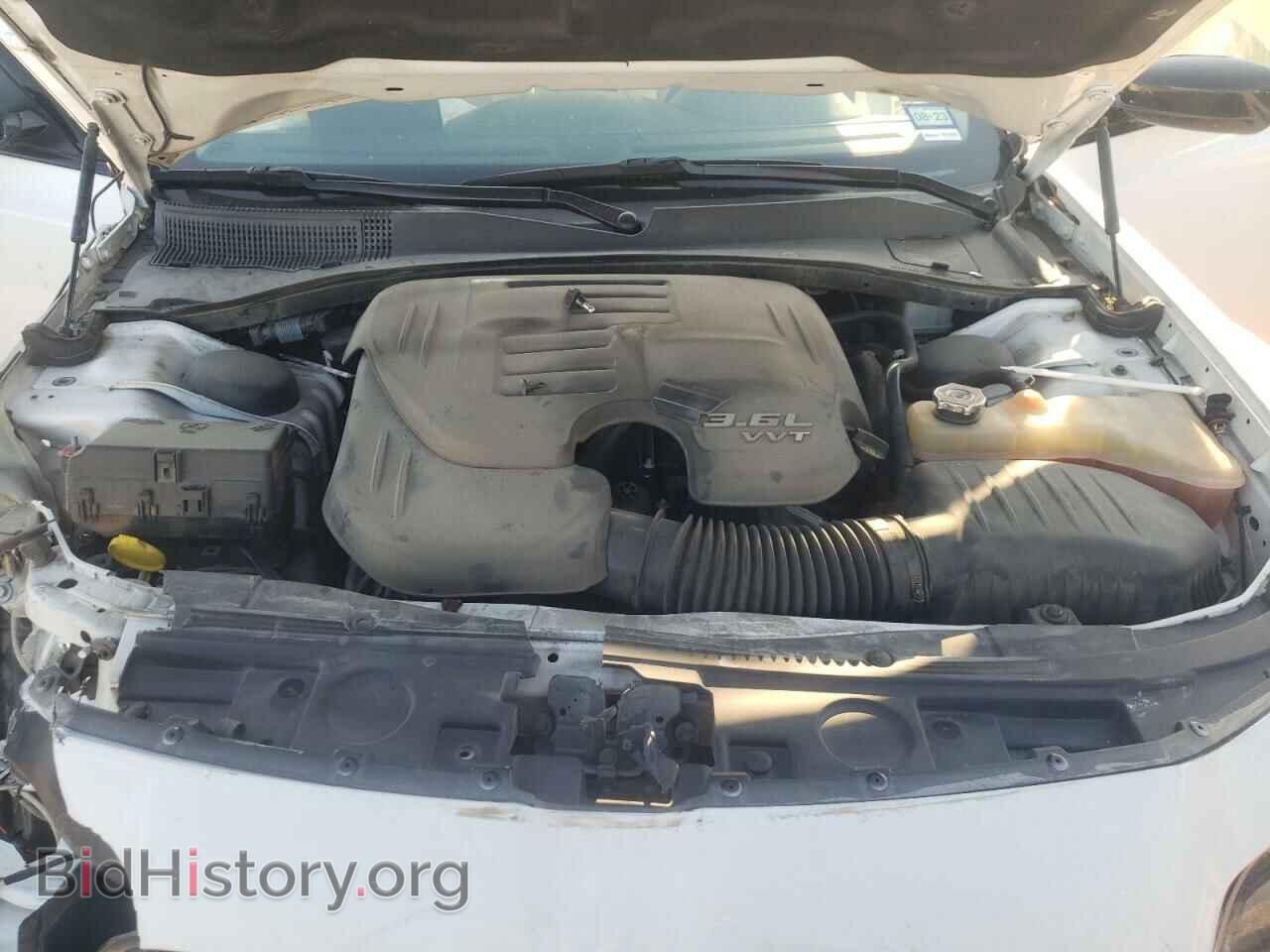 2019 CHRYSLER 300 - VIN: 2C3CCARG2KH538373 - Фото 11