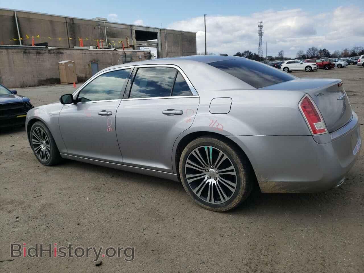 2013 CHRYSLER 300 - VIN: 2C3CCABG4DH573123 - Фото 2