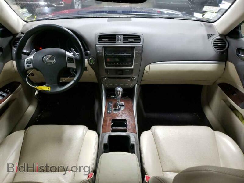 2011 Lexus IS (VIN JTHCF5C28B5049974) — photo 8 of 12