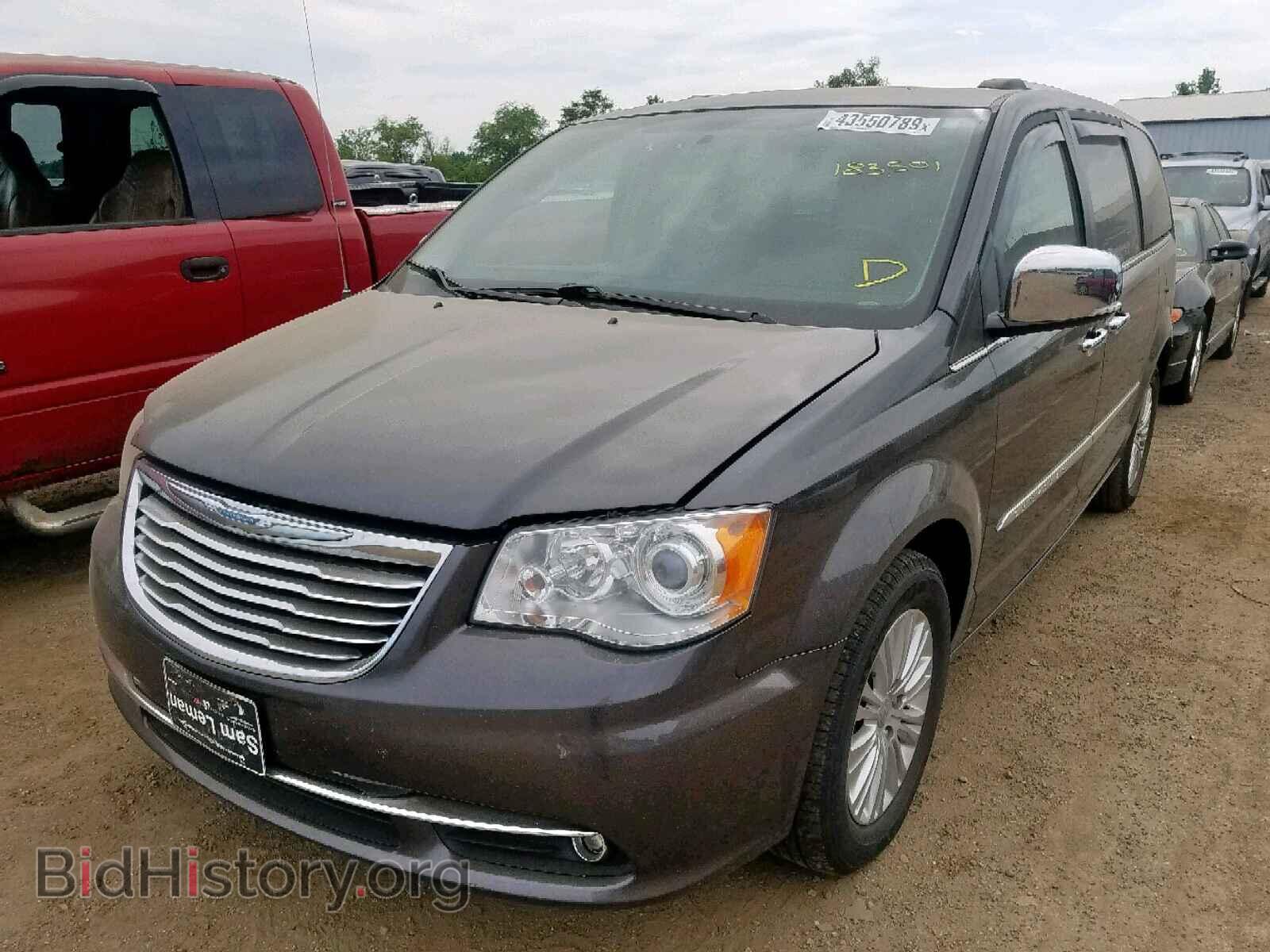 2015 CHRYSLER TOWN & COU - VIN: 2C4RC1GG2FR553433 - Фото 2