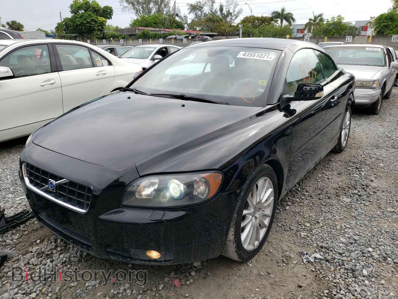 2007 VOLVO C70 - VIN: YV1MC68247J011552 - Фото 2