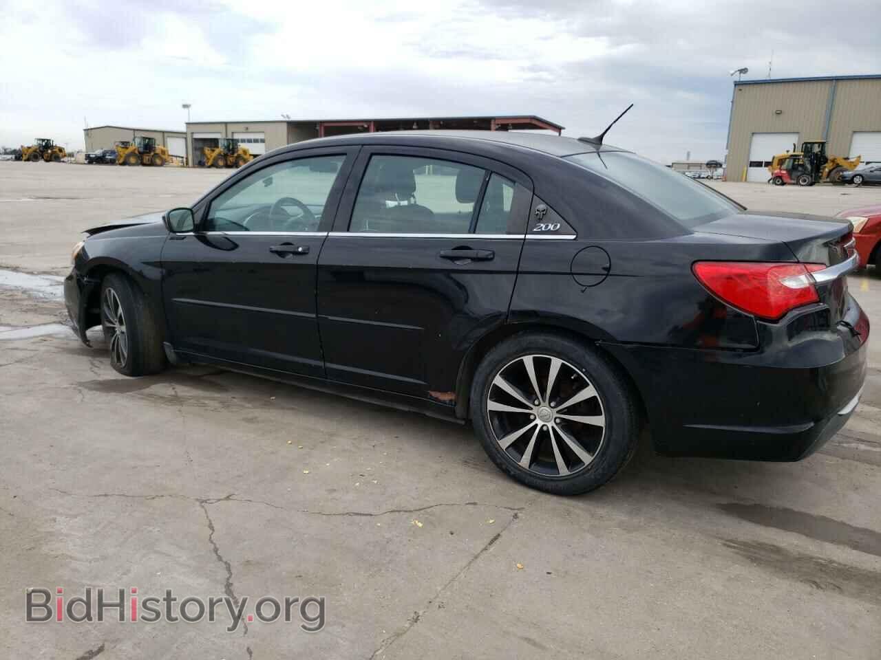 2013 CHRYSLER 200 - VIN: 1C3CCBBG4DN660100 - Фото 2