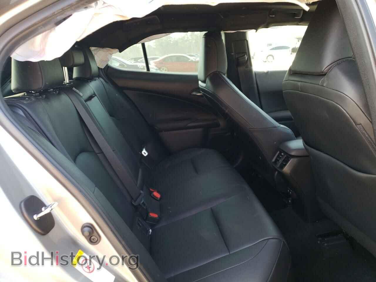 2019 LEXUS UX 200 - VIN: JTHY3JBH8K2010607 - Photo 10