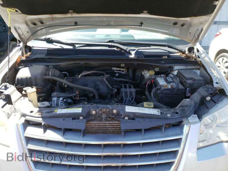 2010 Chrysler MINIVAN (VIN 2A4RR4DE6AR104407) — photo 7 of 10