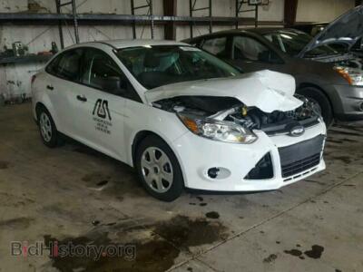 2012 Ford FOCUS Focus S, белый — VIN 1FAHP3E2XCL450614, Copart