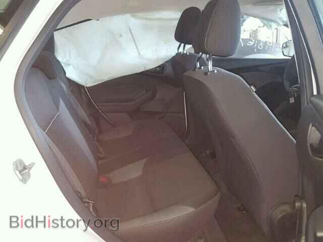 2012 Ford FOCUS (VIN 1FAHP3E2XCL450614) — photo 6 of 10