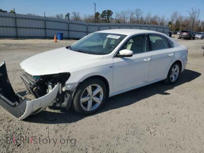2015 Volkswagen PASSAT S, белый — VIN 1VWAT7A37FC095786, Copart